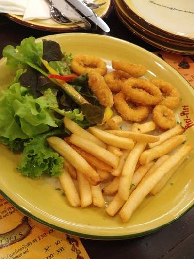ปลาหมึกทอดกรอบ ที่ ร้านอาหาร Piri Piri The Emporium