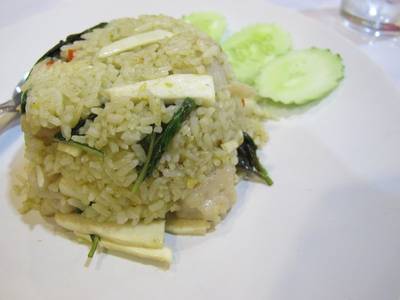 ข้าวผัดแกงเขียวหวาน ที่ ร้านอาหาร ครัวอัปษร สาขา 2 (เสาชิงช้า)