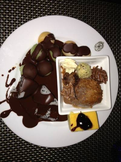 ร้านอาหาร The Rain Tree Cafe Plaza Athenee Hotel
