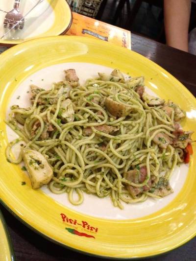 เมนูสปาเก็ตตี้ก็มี ที่ ร้านอาหาร Piri Piri The Emporium