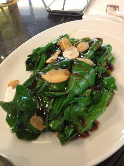 คะน้าฮ่องกง ที่ ร้านอาหาร หลิวเซียงฟง คะน้าฮ่องกง ที่ ร้านอาหาร หลิวเซียงฟง