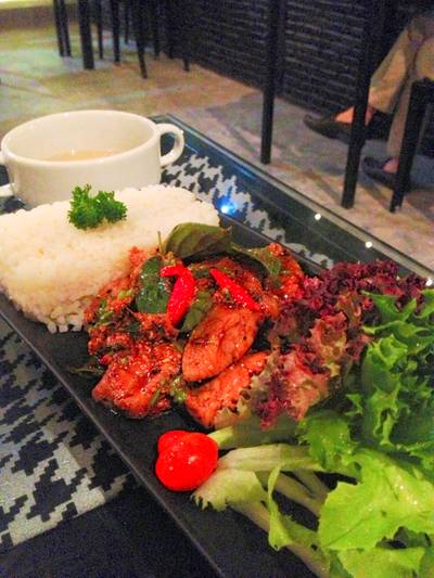 ข้าวลาบหมูดำ แซบหลาย ที่ ร้านอาหาร Tree Box