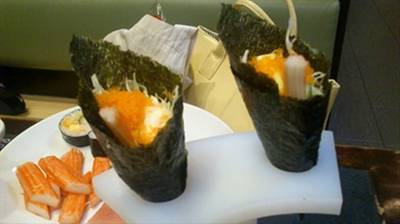 เเคลิฟอร์เนียโรลของชอบ ที่ ร้านอาหาร Oishi Express เพชรเกษม