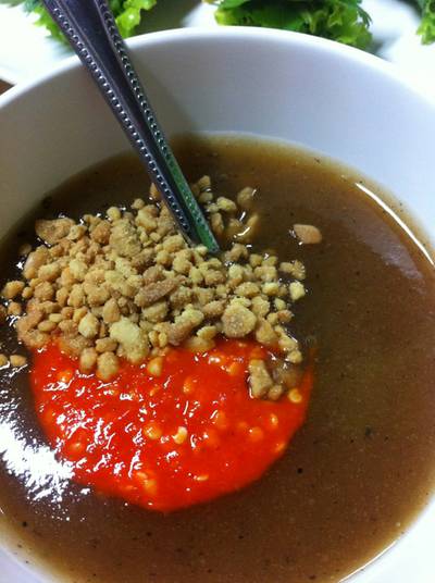น้ำจ้ิมจัดจ้านโดนใจ ที่ ร้านอาหาร พรแหนมเนือง