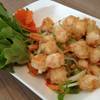 ยำคะน้ากุ้งทอด ที่ ร้านอาหาร Cafe & Etcetera By Kloset
