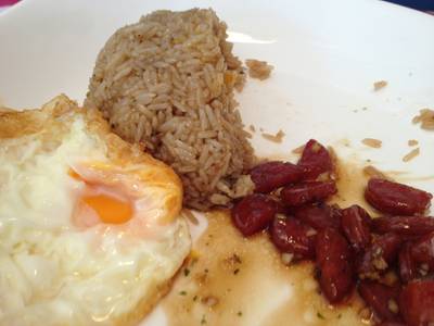 ข้าวหน้าไก่และกุนเชียง ที่ ร้านอาหาร Cafe & Etcetera By Kloset