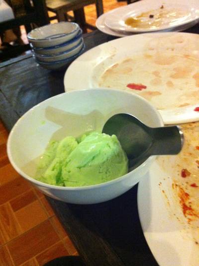 ไอติมเมล่อน ที่ ร้านอาหาร บอย โพนยางคำ