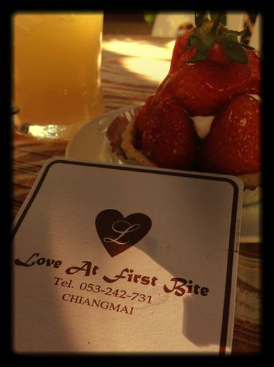 Love At First Bite !! ที่ ร้านอาหาร Love at first bite
