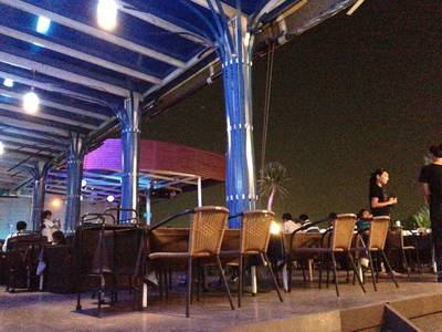 ร้านอาหาร The Wave Restaurant
