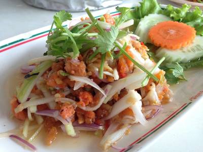 ยำไข่ปู ที่ ร้านอาหาร วังมุข