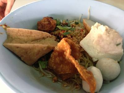 เต้าหู้แคระชิ้นโต ที่ ร้านอาหาร เจิน เจิน ต้นตำหรับ
