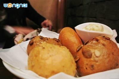 ร้านอาหาร Wine Loft The Portico Langsuan