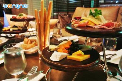 ร้านอาหาร Wine Loft The Portico Langsuan