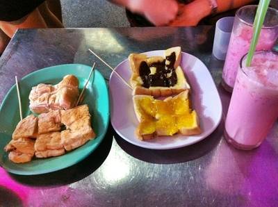 เมนูที่สั่งมาทานกันค่ะ ที่ ร้านอาหาร ขนมปังเจ้าอร่อยเด็ดเยาวราช