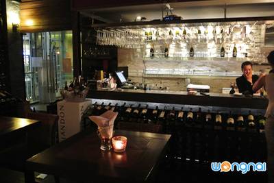 ร้านอาหาร Wine Loft The Portico Langsuan