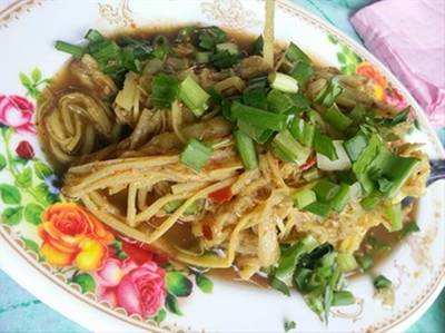 ร้านอาหาร ฝุ่นตลบ (สวนจตุจักร)