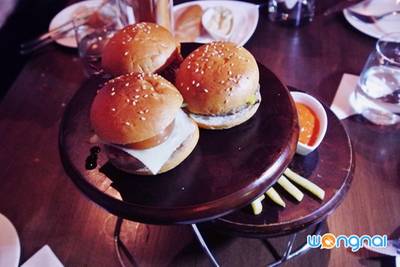 ร้านอาหาร Wine Loft The Portico Langsuan