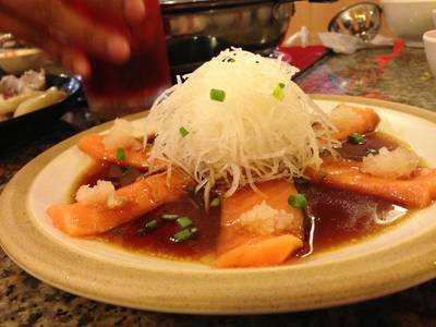 ยำแซลม่อนแบบญี่ปุ่น จานนี้โดนไป2 ที่ ร้านอาหาร Jumbo Yakitei
