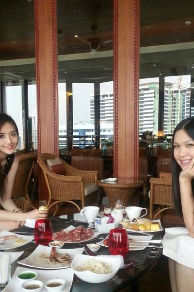 ดูดิตักพารฺม่าแฮมมาพูนจานสุดๆ ชอบมากกกกกก ที่ ร้านอาหาร Panorama Crowne Plaza Hotel