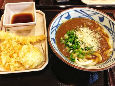 มื้อกลางวันค้าบบ ที่ ร้านอาหาร Marugame Seimen (มารุกาเมะ เซเมง) Rain Hill