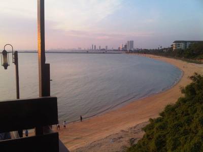 ร้านอาหาร ริมผา ลาภิน
