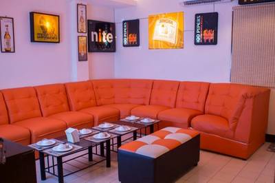 อีกบรรยากาศของห้องคาราโอเกะ ที่ ร้านอาหาร Baik Baik