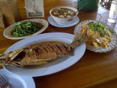 ร้านอาหาร ครัวเจ๊อ่วย