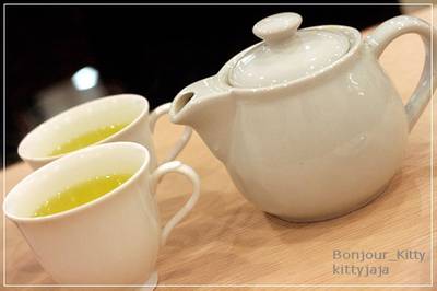 ชาร้อน ที่ ร้านอาหาร The Canton House Terminal 21