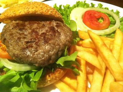Robin Hood Burger ที่ ร้านอาหาร The Robin Hood