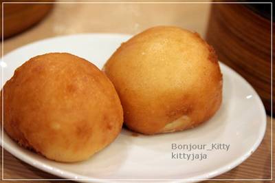 ซาลาเปาทอดไส้ครีม ที่ ร้านอาหาร The Canton House Terminal 21