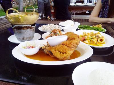 ร้านอาหาร มุมอร่อย ศรีราชา