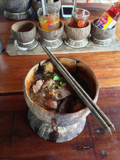 ก๋วยเตี๋ยวกะลา ตลาดน้ำคลองลัดมะยม ที่ ร้านอาหาร ก๋วนเตี๋ยวกะลา