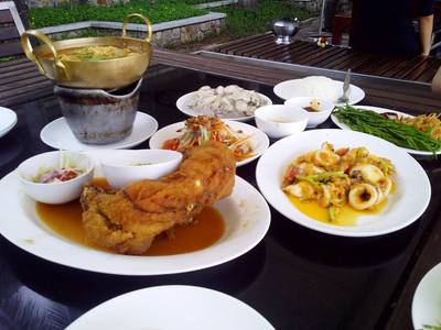 ร้านอาหาร มุมอร่อย ศรีราชา