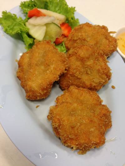 ทอดมันกุ้ง 100 บาท ทีเด็ดของที่นี่ ที่ ร้านอาหาร หัวปลาหม้อไฟ เทียน เทียน