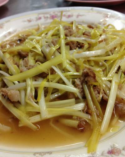กุ้ยช่ายขาวผัดหมูสับ ที่ ร้านอาหาร แสงชัยโภชนา