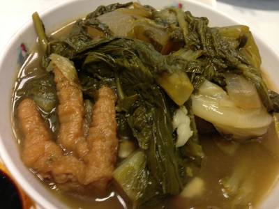 จับฉ่าย มีซ่งตีงไก่ล่วย ที่ ร้านอาหาร หัวปลาหม้อไฟ เทียน เทียน