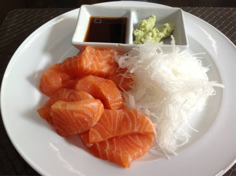 แซลมอนสดมากๆ ที่ ร้านอาหาร Maison Chin