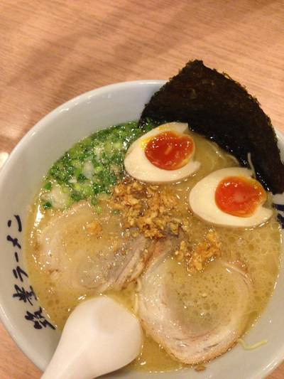 ไข่ต้มนี่สุดยอดดดด ที่ ร้านอาหาร Yamagoya Ramen ถนนสุรวงศ์