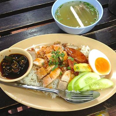 ร้านอาหาร ข้าวไก่อบ เอแบคหัวหมาก