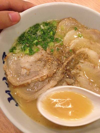 หมูชาชูแบบเต็มอิ่ม ที่ ร้านอาหาร Yamagoya Ramen ถนนสุรวงศ์