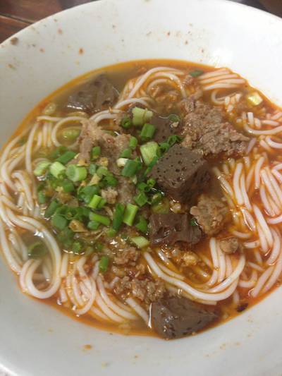 ขนมจีนน้ำเงี๊ยว ที่ ร้านอาหาร น้ำเงี้ยวป้าสุข ร้านก๋วยเตี๋ยวสิบสองปันนา