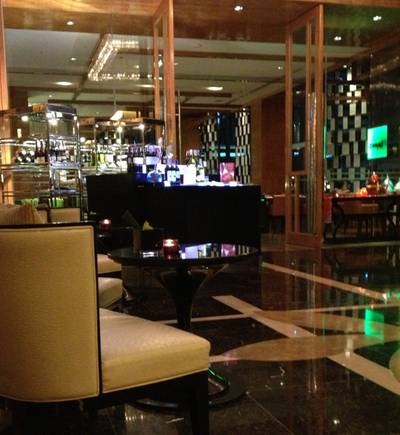 ร้านอาหาร Flavors @ Renaissance Ploenchit Hotel