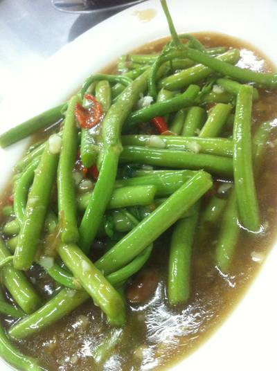 กะเฉดไฟแดง ที่ ร้านอาหาร รุ่งโรจน์โภชนา
