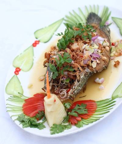 ปลาช่อนชนไก่ ที่ ร้านอาหาร เสน่ห์ชายน้ำ ปลาช่อนชนไก่ ที่ ร้านอาหาร เสน่ห์ชายน้ำ
