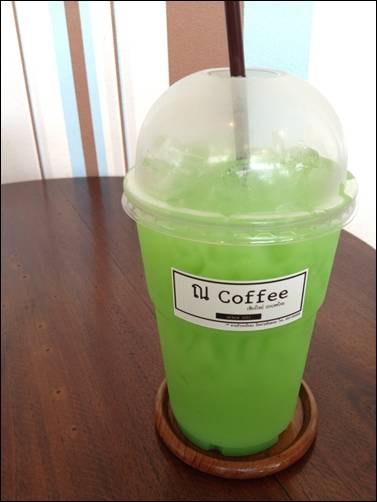 แอปเปิ้ลยาคูลท์ หอมแอปเปิ้ล หวานอมเปรี้ยว สดชื่นมากๆ ที่ ร้านอาหาร ณ coffee