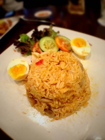 ข้าวผัดเพื่อน จานมันมาเลย ที่ ร้านอาหาร My Cafe The Library
