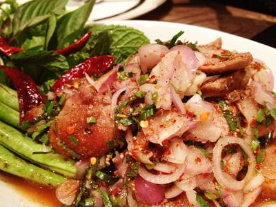 ลาบเป็ด ที่ ร้านอาหาร Wine I Love You CDC