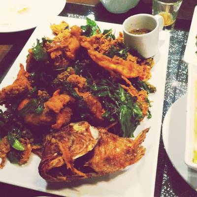 ปลาทอดสมุนไพร ทอดมากรอบมากๆไม่อมน้ำมันค่ะ น้ำจิ้มอร่อยด้วยค่ะ ที่ ร้านอาหาร Mix Restaurant & Bar ปลาทอดสมุนไพร ทอดมากรอบมากๆไม่อมน้ำมันค่ะ น้ำจิ้มอร่อยด้วยค่ะ ที่ ร้านอาหาร Mix Restaurant & Bar