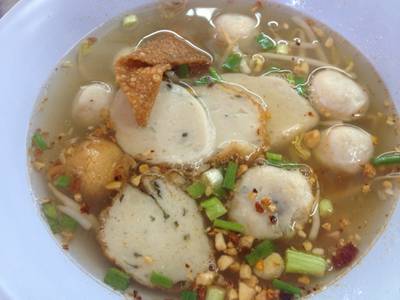 เกาเหลาต้มยำรสเด็ด ที่ ร้านอาหาร เซี๊ยเย็นตาโฟ