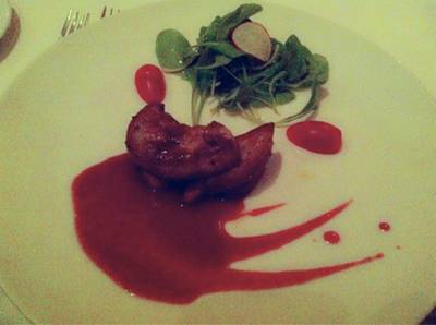 ตับห่านย่างกับแอ๊ปเปิ้ลเขียว อร่อยมากๆๆๆๆ ที่ ร้านอาหาร Aubergine Restaurant